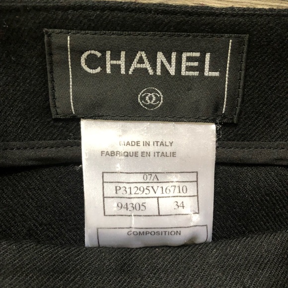 Chanel wool skirt with CC button - Picture 5 of 7